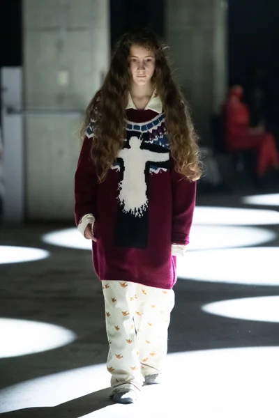 Look 8